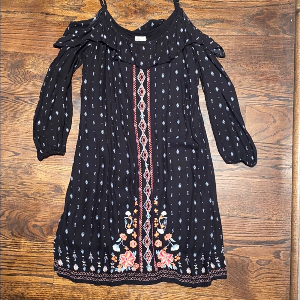 Navy blue, off the shoulder Hollister dress